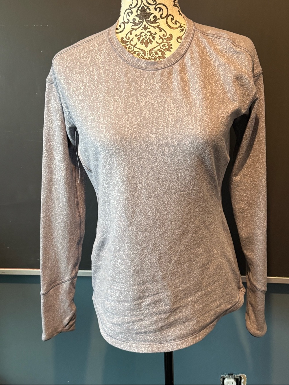 lululemon athletica Heathered Light Gray Long Sleeve Crew